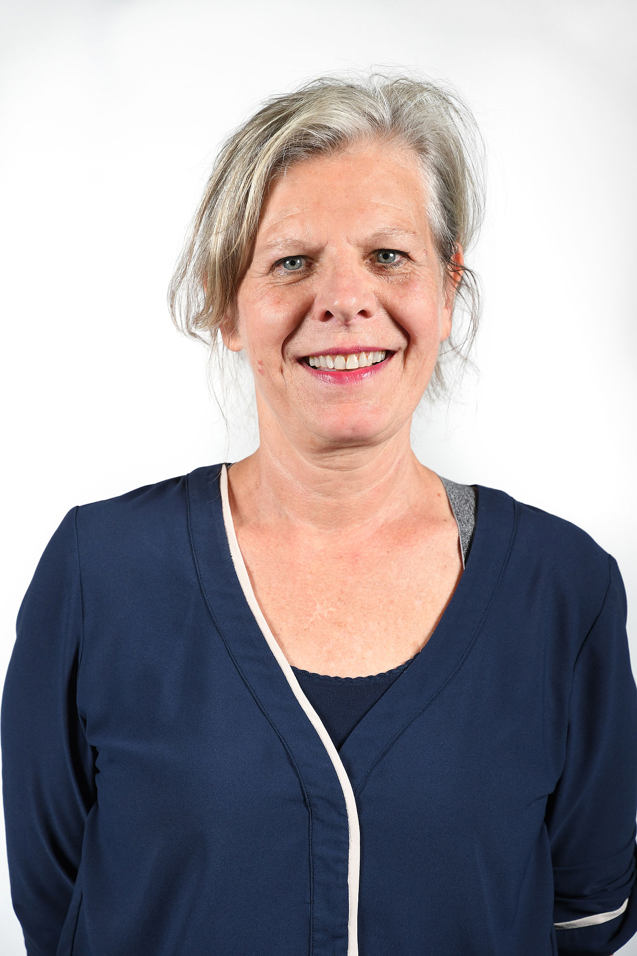 Mme Isabelle MARCHAND