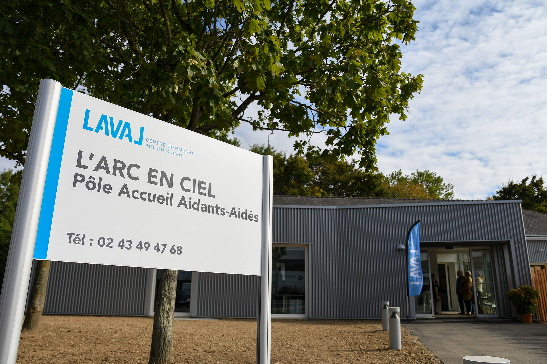 http://www.laval.fr/fileadmin/Grands_Projets/POLE_AIDANTS_AIDES/pole_accueil_aidants_aides.jpg