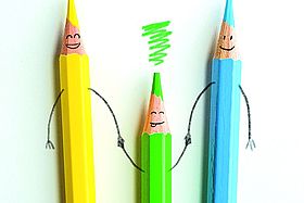 Happy family of colored pencils ESPACE PARENTS - ÉCOLE BADINTER