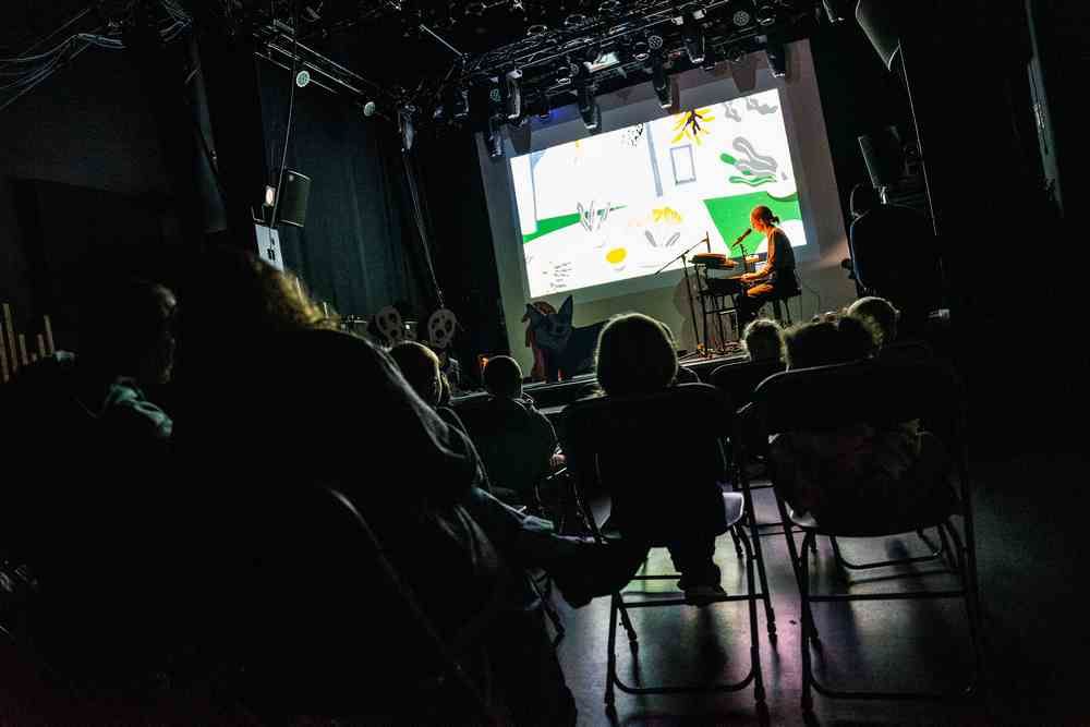 https://www.laval.fr/fileadmin/documents/EDUCATION_ARTISTIQUE_ET_CULTURELLE/4_spectacle_doggo_6_par_4.jpeg
